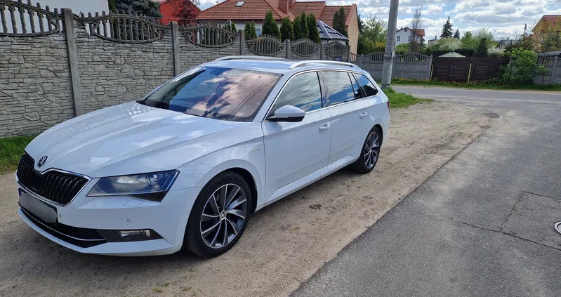 skoda superb Skoda Superb cena 110700 przebieg: 221000, rok produkcji 2018 z Włocławek